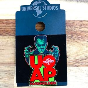 Halloween Horror Nights 2021 UOAP Passholder Pin